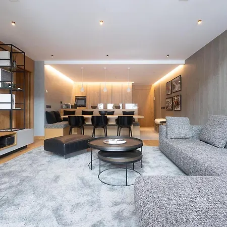 Isard Penthouse &