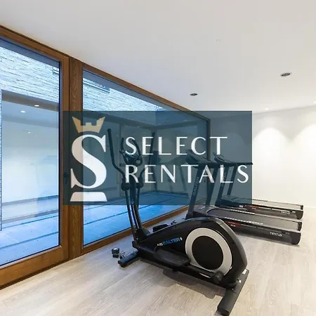 Isard Penthouse & Apartment