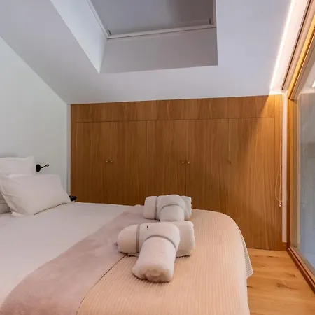 Isard Penthouse &